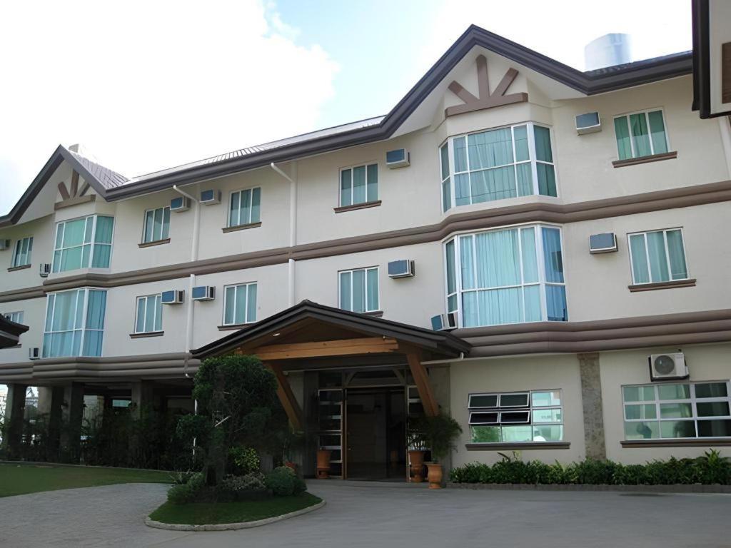 Chocolate And Berries Hotel Baliuag Екстер'єр фото